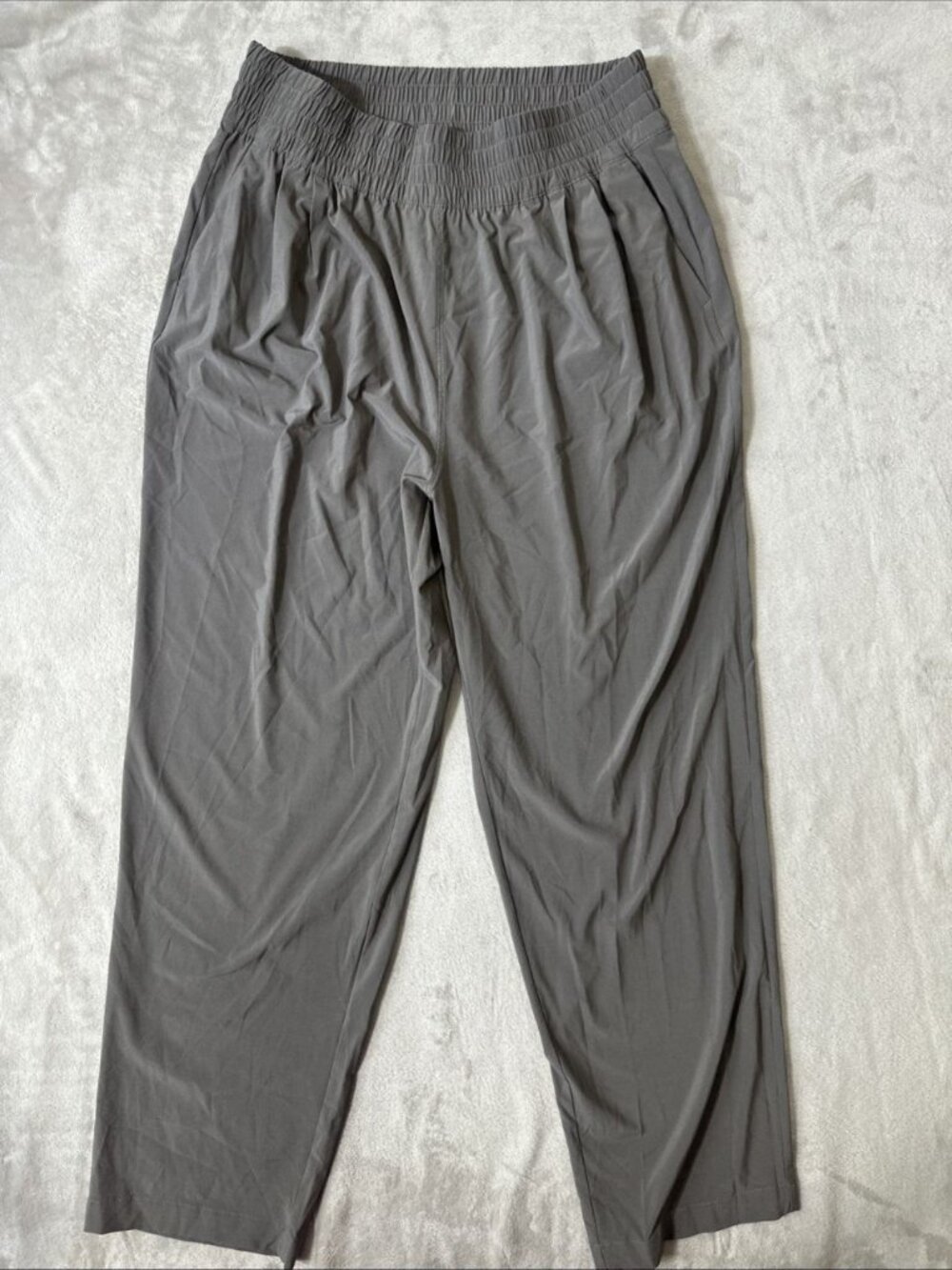 Vuori womens performance jogger pants large gray athleisure lounge travel